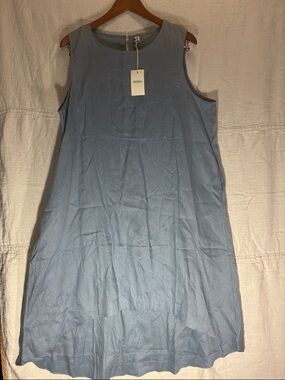 Linen Sleeveless High-Low Dress in Pale Blue